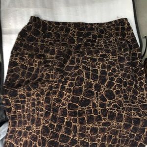 Gorgeous design midi skirt